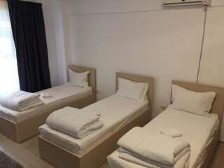 Отель Hotel Nova Residence Бухарест Трехместный номер-2